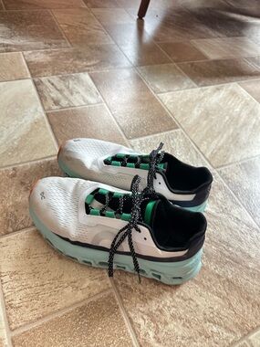 On cloud monsters size 9 women’s